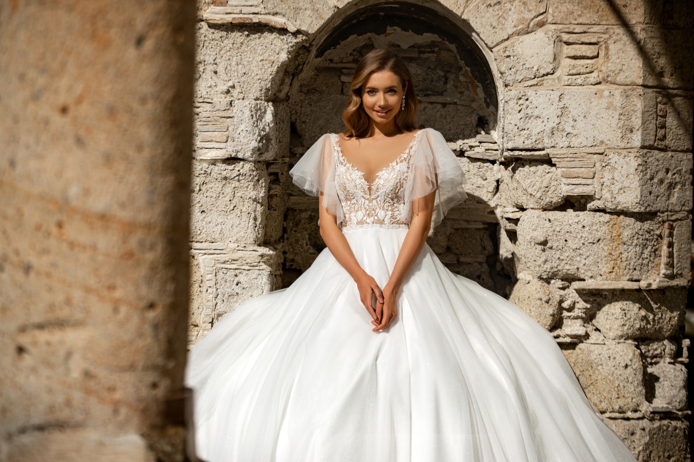 How To Choose The Perfect Wedding Dress: 5 Steps To Follow - Copizi